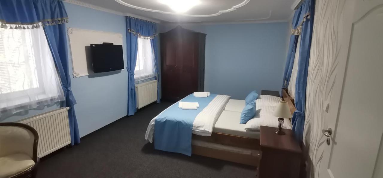 Hotel Penzion Monika Hrusovany nad Jevisovkou Esterno foto